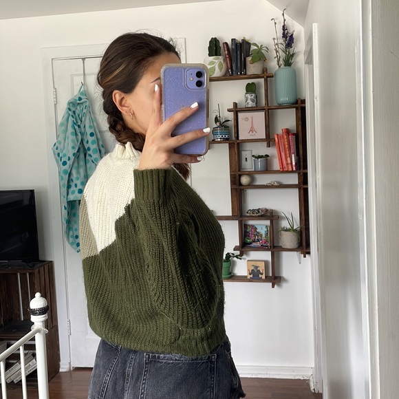 SALE!! Thin knit sweater - Picture 2 of 3